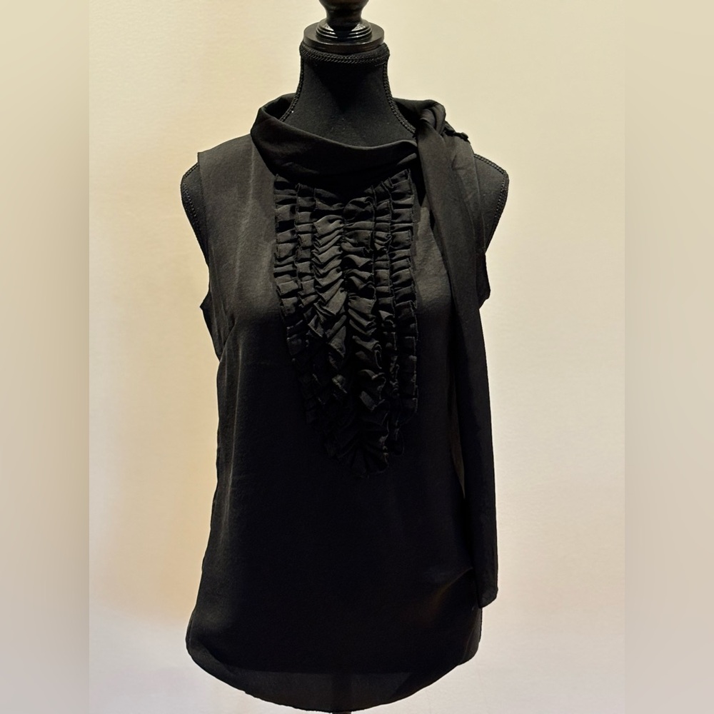 Lanidor size S sleeveless black top with tie